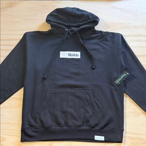 Black Diamond X Modelo Hoodie Sweater